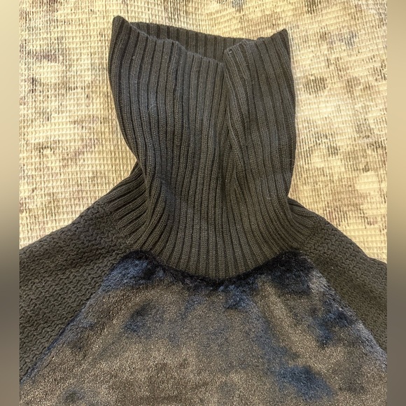 New Banana Republic Designer Black Label Faux Fur Black Sweater Unique Size S/M - Picture 6 of 11